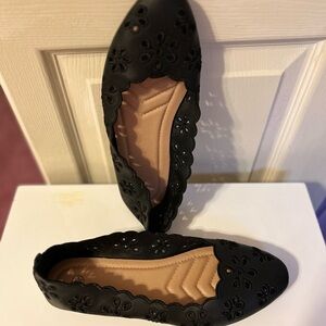 Black Ballet Flats